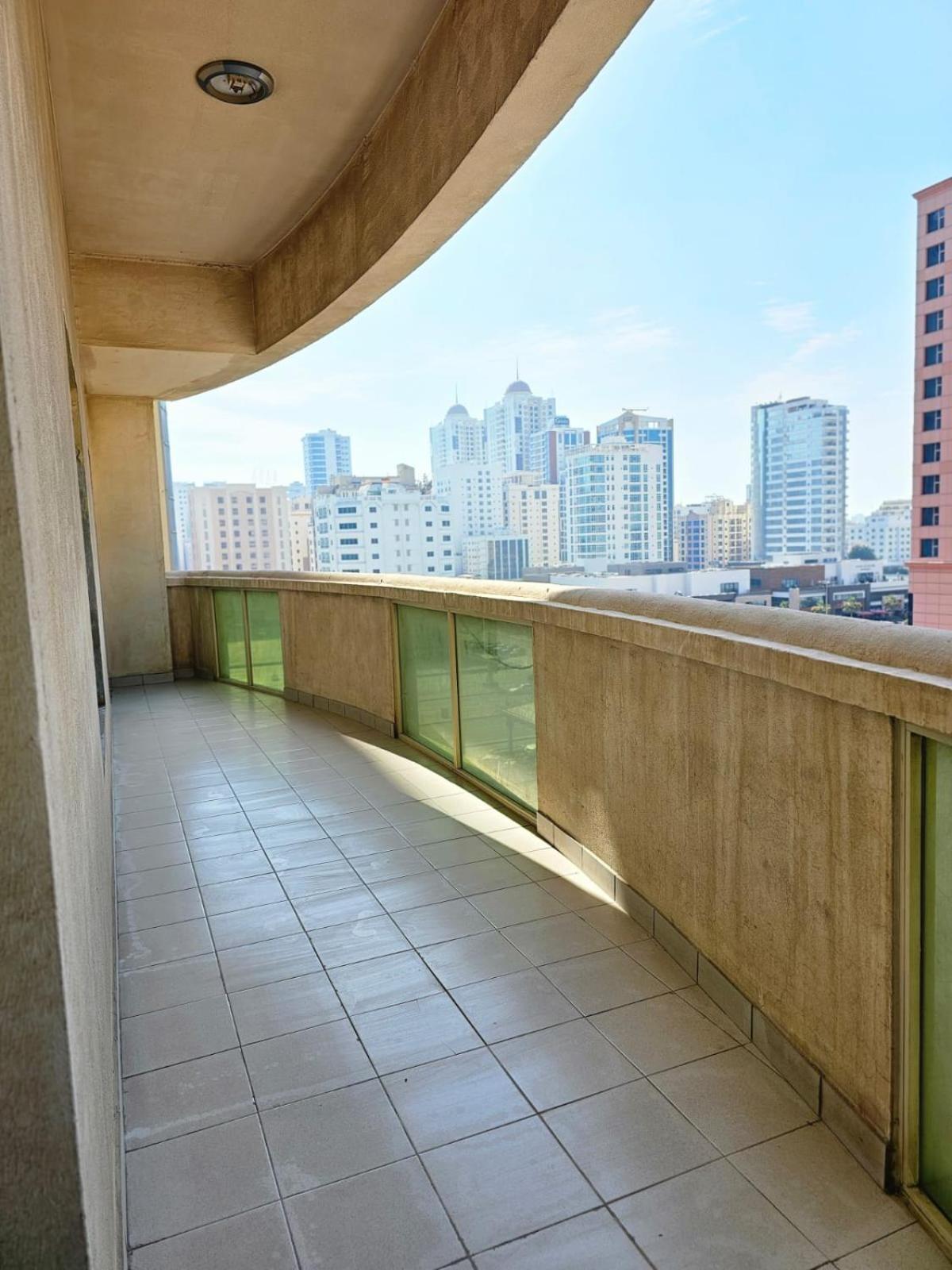 Al Sahab Tower Apartment Манама Екстериор снимка