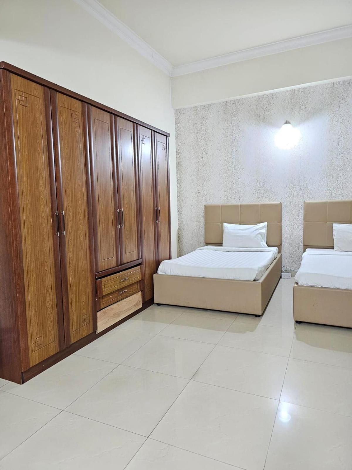 Al Sahab Tower Apartment Манама Екстериор снимка
